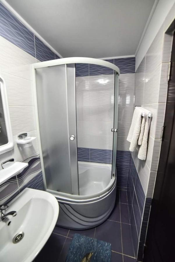 Casa Teleferic Hotell Buşteni Exteriör bild