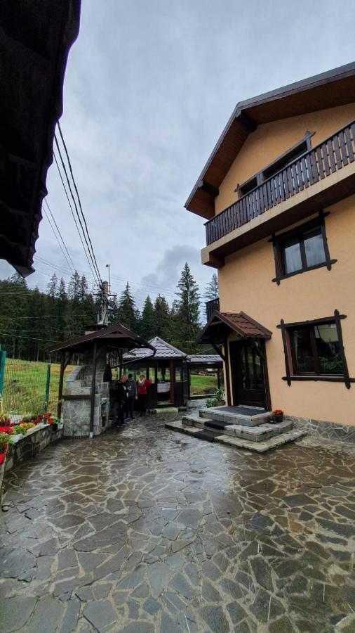 Casa Teleferic Hotell Buşteni Exteriör bild