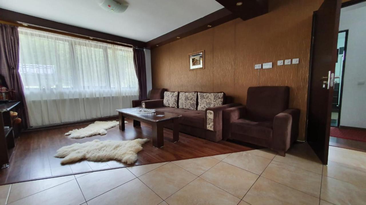 Casa Teleferic Hotell Buşteni Exteriör bild