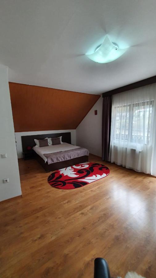 Casa Teleferic Hotell Buşteni Exteriör bild