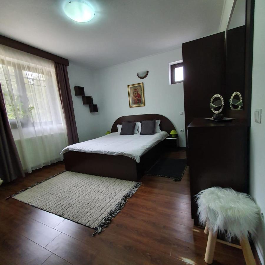 Casa Teleferic Hotell Buşteni Exteriör bild
