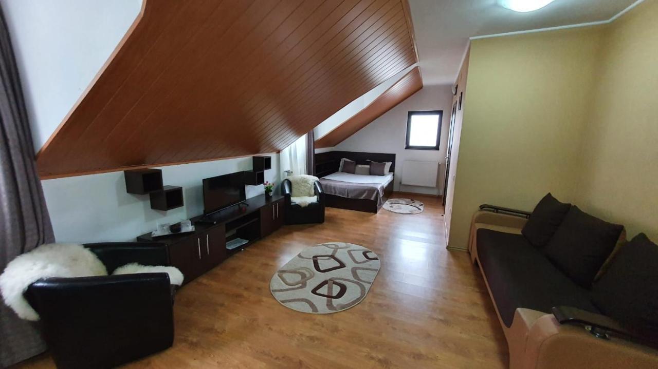 Casa Teleferic Hotell Buşteni Exteriör bild