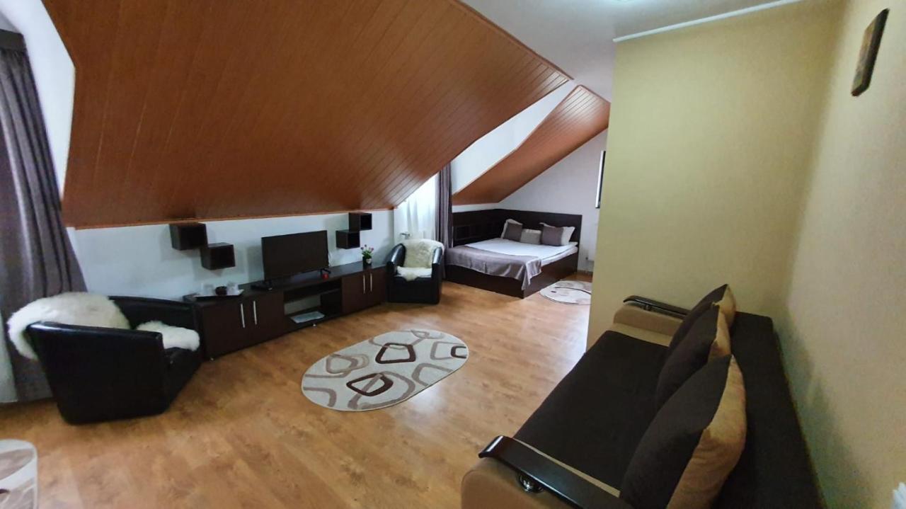 Casa Teleferic Hotell Buşteni Exteriör bild