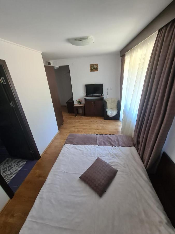 Casa Teleferic Hotell Buşteni Exteriör bild