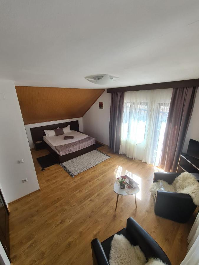 Casa Teleferic Hotell Buşteni Exteriör bild
